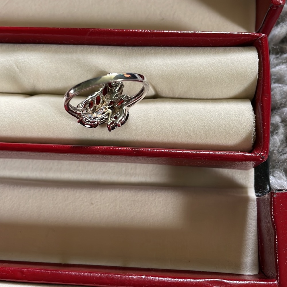 Ss Garnet Leaf Ring - image 3